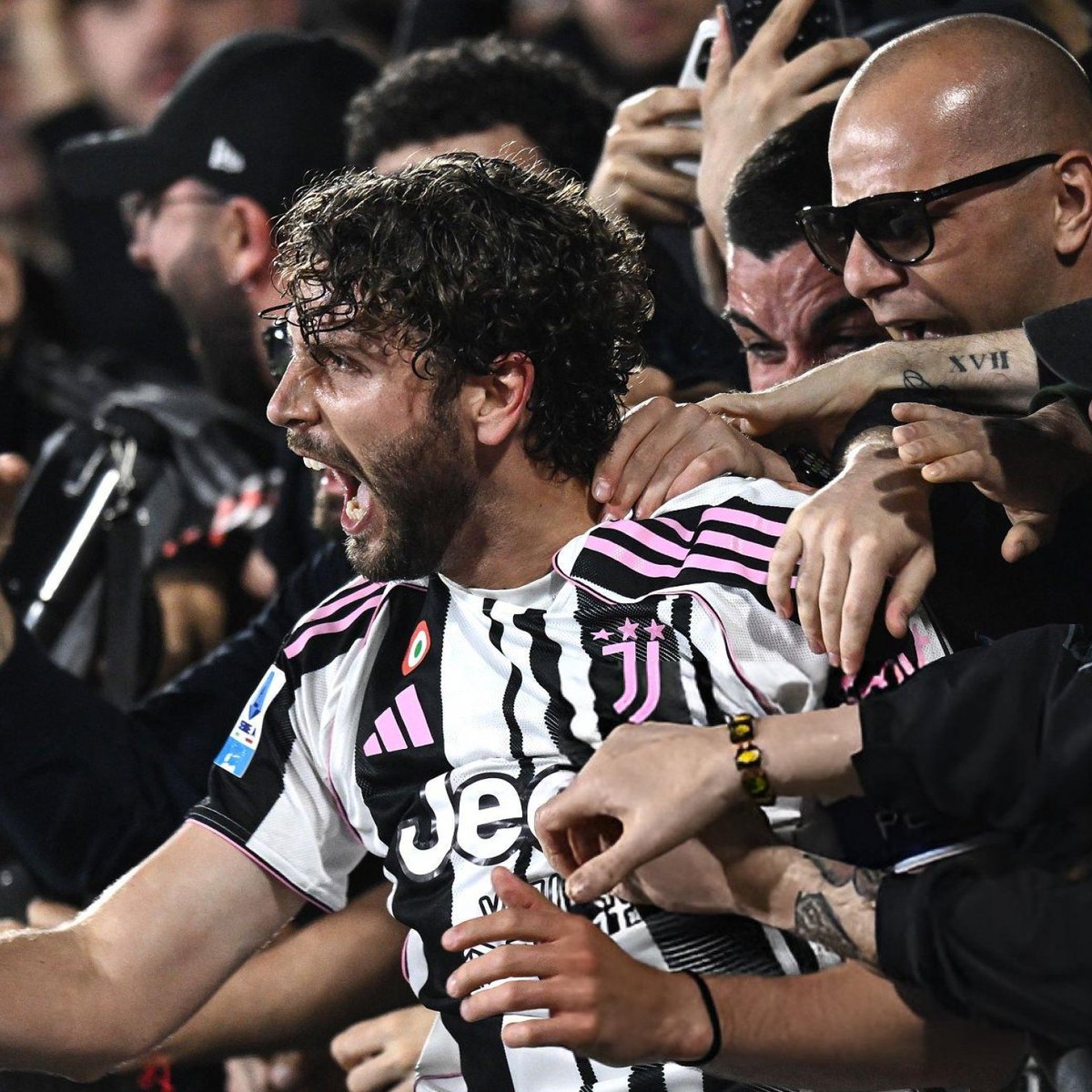 "I'm proud of this penalty. I needed to take it because I'm the Capitano of this team."

🎙️| Locatelli