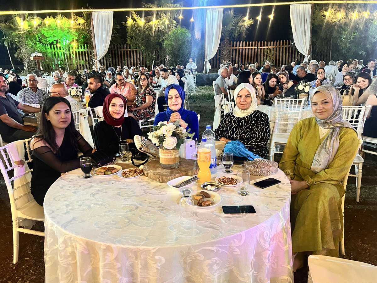 Mersin Milletvekilimiz Ali Kıratlı,İl başkan yardımcımız Halit Pekduran İlçe Başkanımız Hüseyin Kılıç,İlçe Kadın Kolları Başkanımız Sıdıka DinçerAhmet Uysal’ın kıymetli evladı Tunahan’ın düğün merasimlerine katılarak mutluluklarına şahitlik ettik. Genç çiftimize saadet diliyoruz