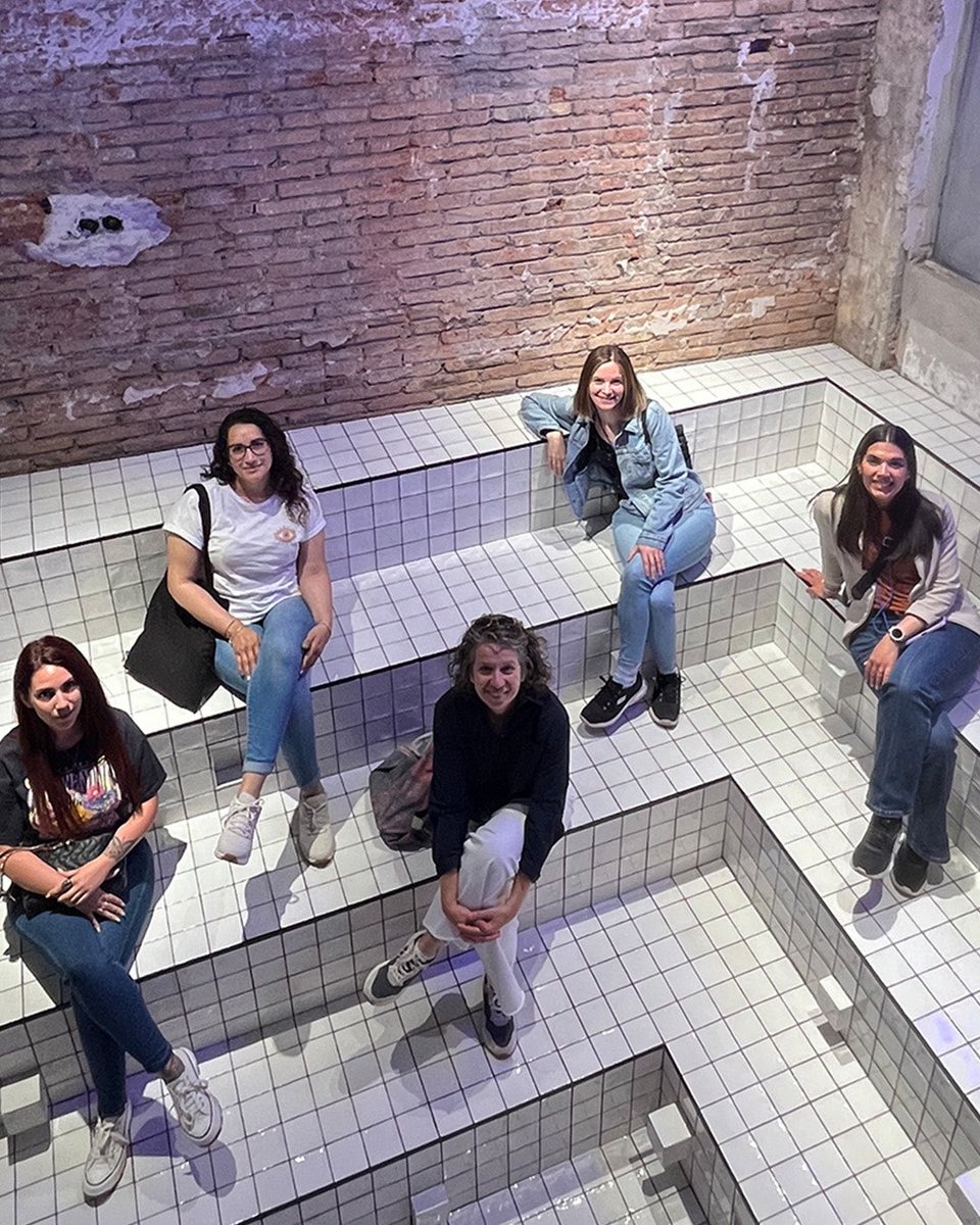 Espacios que transforman equipos. 

En <a href="/brandcelona/">brandcelona</a>, nuestro reciente #Barcelona #RetailTourExperience para el equipo de #FarmaciaMasquefa ha sido diseñado con el objetivo de activar una mirada estratégica y creativa sobre la #farmacia. #branding blog.brandcelona.com/2025/05/25/bar…