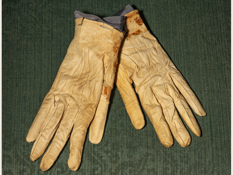 Candace Jordan (@candidcandace) on Twitter photo Congrats to Freeman's | <a href="/HindmanAuctions/">Hindman Auctions</a> on its recent Lincoln memorabilia auction! It shattered the record for historical Americana bringing in $7.9 million.
Abe's bloody gloves were a highlight, raising over $1.5 million, setting a new benchmark for Lincoln-related historical Congrats to Freeman's | <a href="/HindmanAuctions/">Hindman Auctions</a> on its recent Lincoln memorabilia auction! It shattered the record for historical Americana bringing in $7.9 million.
Abe's bloody gloves were a highlight, raising over $1.5 million, setting a new benchmark for Lincoln-related historical