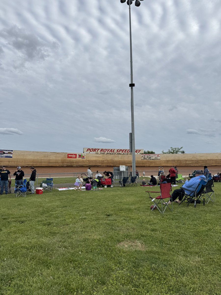 EricOrt5's tweet photo. $100k to win, in May, in PA?! Get your a** to the track!  Weikert Memorial at @PortRoyalSpdway @E_hoon_jr #WeikertMemorial https://t.co/2bRTMhFiCE