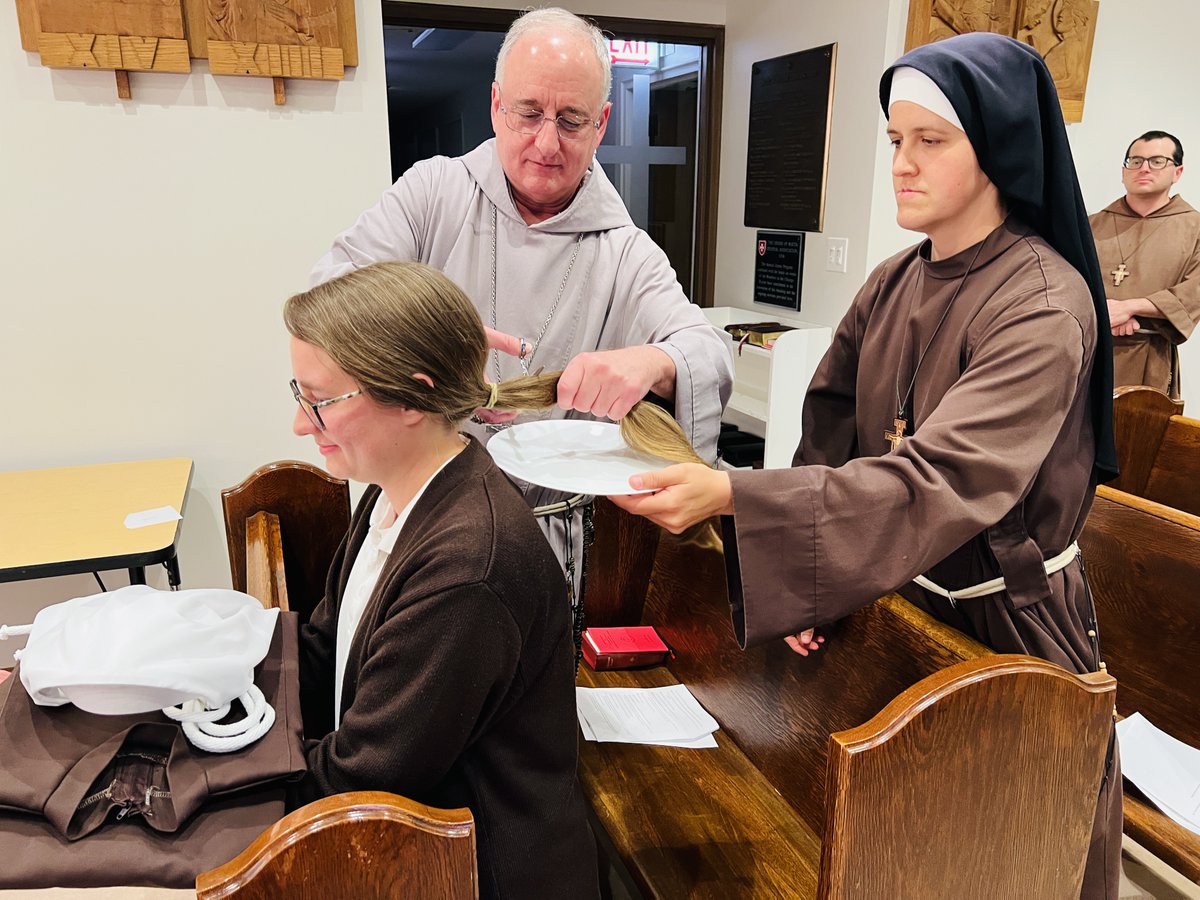 Missionola's tweet image. Congrats to Sr. Anna, Sr. Bridget, and Sr. Kristine who entered the novitiate last Tuesday. Please pray for them!