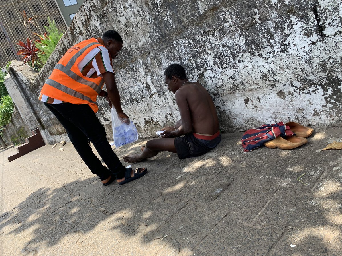 Social Workers Sierra Leone -SWSL,
Regular #SundayMealService# for individual experiencing homelessness in#Freetown Big thanks to our generous donors for making this possible. Read more here: facebook.com/share/p/19Gy...
