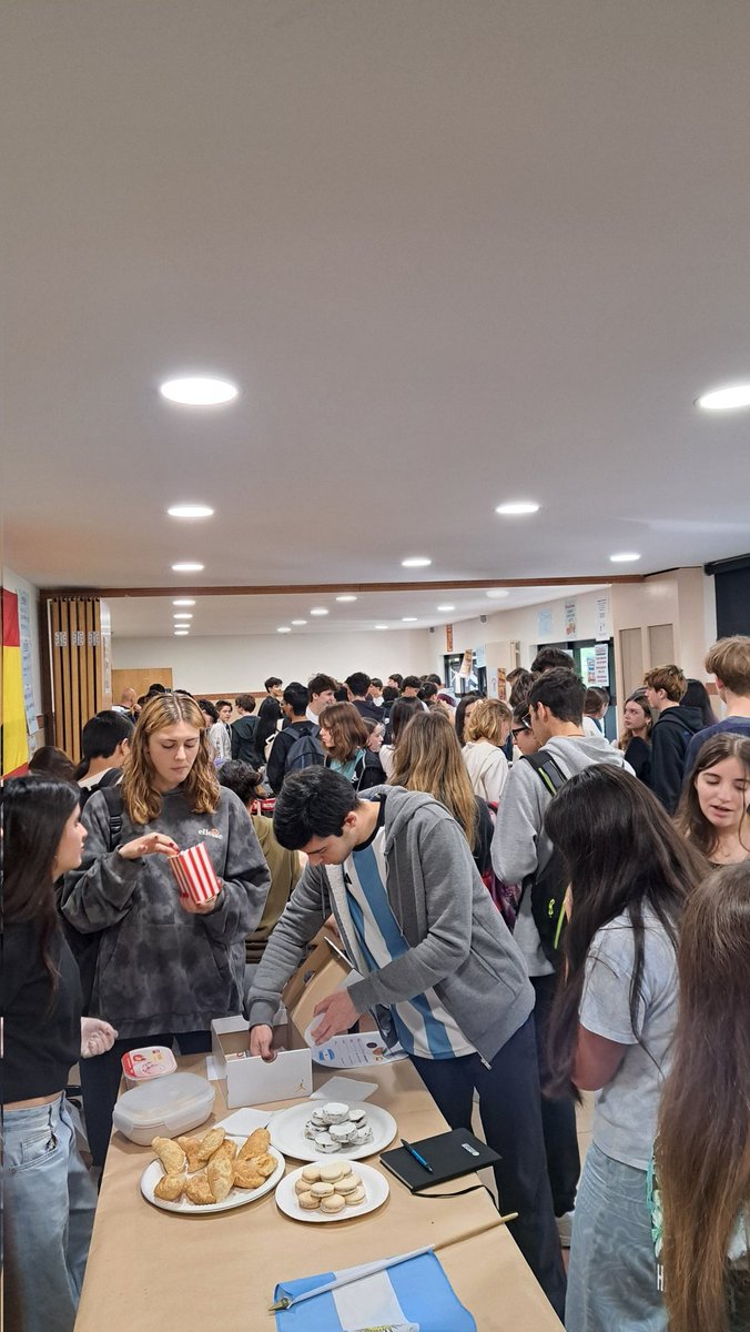 Liceo Luis Buñuel (@liceo_luis) on Twitter photo Nueva edición del mercadillo en el liceo. Puestos de comida, abalorios, camisetas, ropa y libros de segunda mano. Aprender economía poniendo en marcha un pequeño negocio. Una parte de los beneficios irán a proyectos solidarios!
<a href="/AccEducativaExt/">Acción Educativa Exterior</a>
<a href="/EmbEspFrancia/">España en Francia</a>
<a href="/EducationESP/">Éducation Ambassade d'Espagne</a> Nueva edición del mercadillo en el liceo. Puestos de comida, abalorios, camisetas, ropa y libros de segunda mano. Aprender economía poniendo en marcha un pequeño negocio. Una parte de los beneficios irán a proyectos solidarios!
<a href="/AccEducativaExt/">Acción Educativa Exterior</a>
<a href="/EmbEspFrancia/">España en Francia</a>
<a href="/EducationESP/">Éducation Ambassade d'Espagne</a>