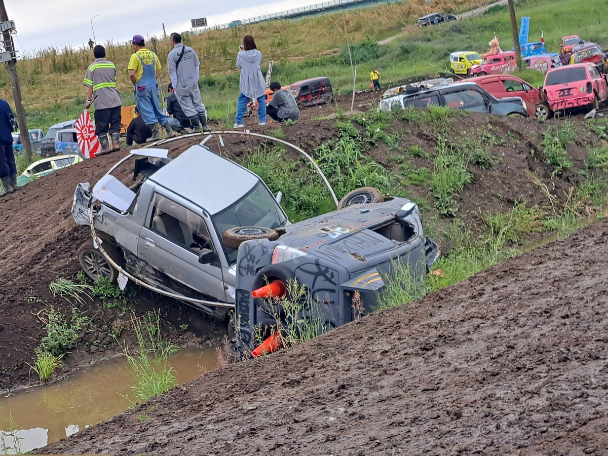 最後にF15戦闘機と仲良く処されてるのもセットで好きでした😂😂

これがロズウェル事件ちゃんですか