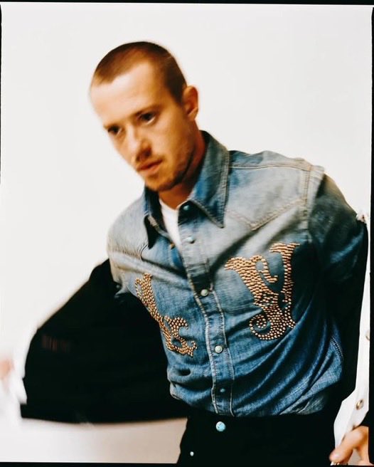 hourly joseph quinn (@hourlyjoequinn) on Twitter photo 