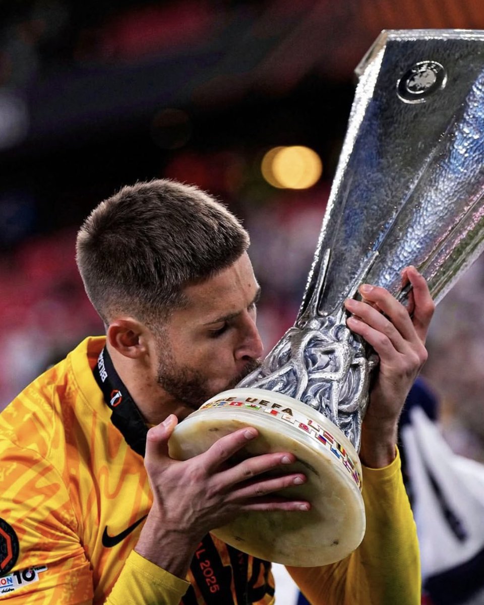 Daily_Hotspur's tweet photo. It's just what he does. https://t.co/BPgS674sBR