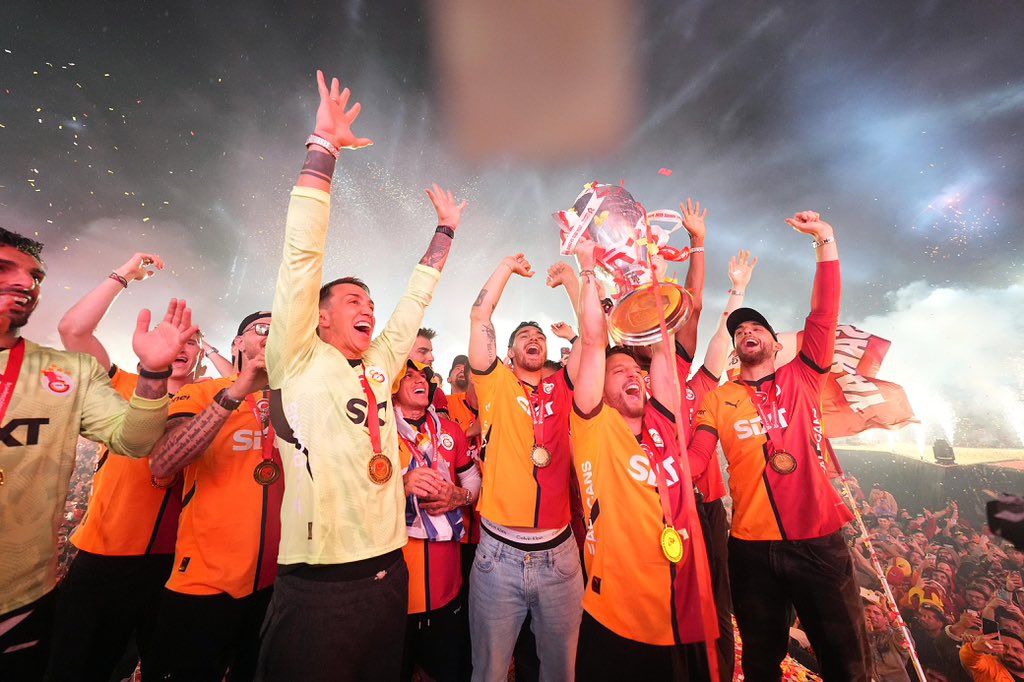En çok bize yakışıyor. 🏆

#5YıldızlıŞampiyon