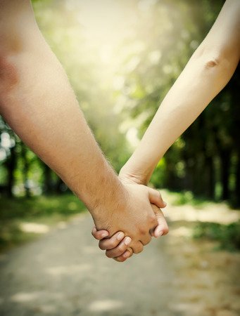Me sentí incómodo en tu regazo 
pero estabas allí.
Caminé contigo,
me molestabas mucho,
pero estabas allí.

Pablo 🎶