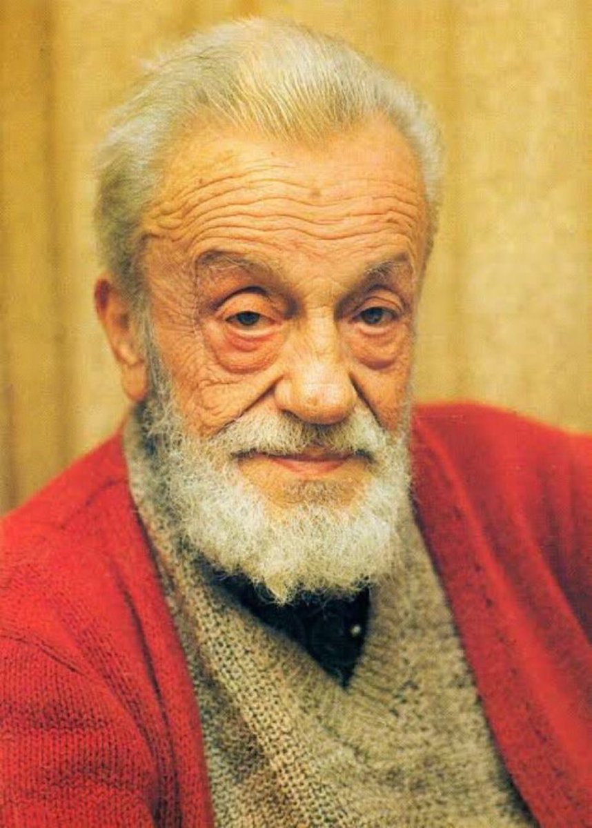 Kalemiyle devlerin nasırlarına basan,
Yokluğun şiir yazıyor , 
Gazze’ye 
Arakana 
Türkistan’a 
Keşmir’e 
Ve mazlumların ezberinde 
Son mısran..
Rahmet olsun..