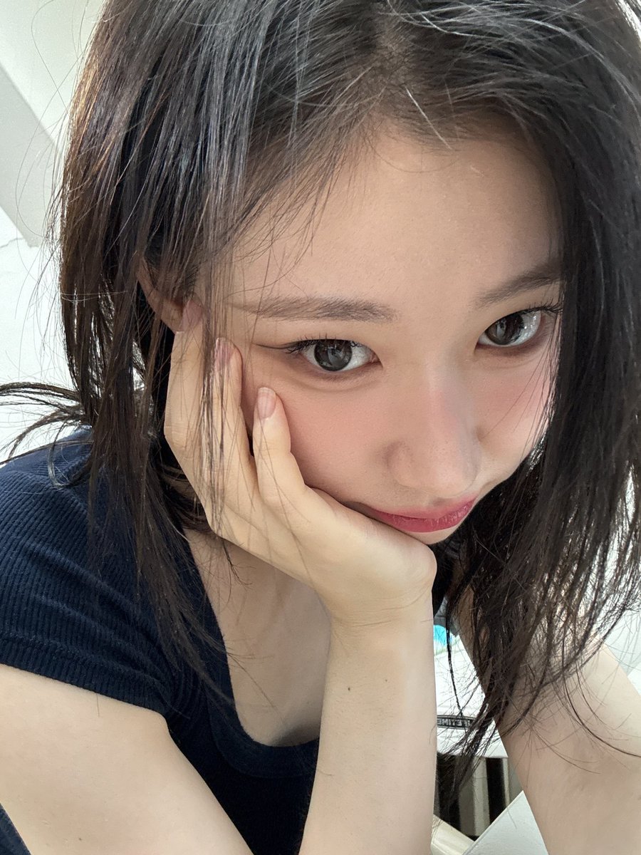 chaeryeong pics tweet media
