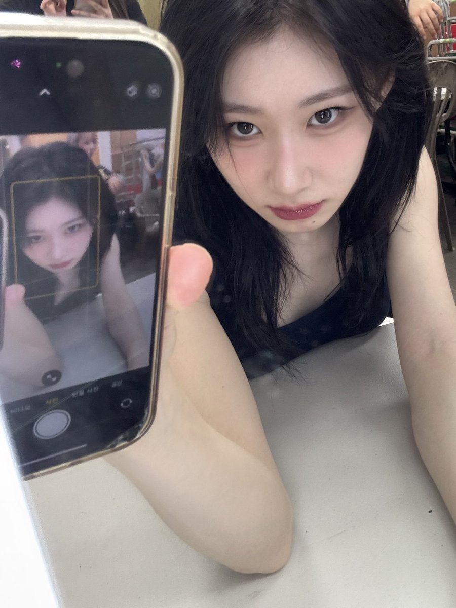 chaeryeong pics tweet media