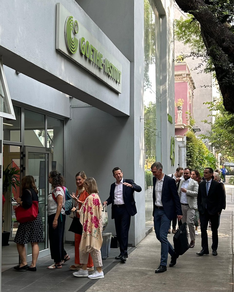 EmbAlemaniaCOL's tweet photo. Nos entusiasma compartirles la info sobre la 🇩🇪 actual que más les interesa. Para hacerlo cada vez mejor, las y los agregados culturales de la región nos reunimos estos días en CDMX, con el Director General para Asuntos Culturales y diferentes organizaciones 🇩🇪
#TeamDeutschland https://t.co/dIXDGkmYtY