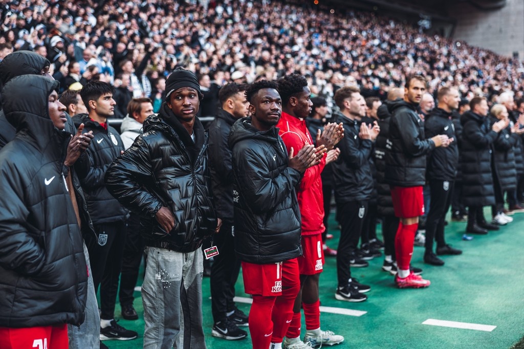 Sæsonen er slut, og vi ender på femtepladsen i 3F Superligaen 🖐️

❝Vi var meget afklarede med, at uanset hvad der skete i dag, så var vi sindssygt stolte over det, vi har formået at lave med den her gruppe❞ ❤️💛

Læs hele reaktionen fra cheftræneren 👇
fcn.dk/nyheder/2025/m…