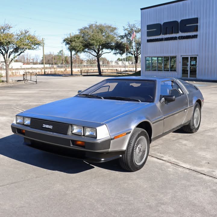 0xoviweb3's tweet photo. See The @DeLoreanlabs Car 🚗💨
#carcollection #Deloreanlabs #Delorean #supercar #worldcar https://t.co/8ki3SvltOD