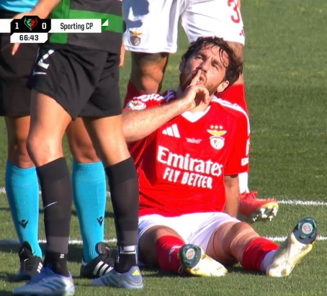 Senta e cala a boca, senta e cala a boca.