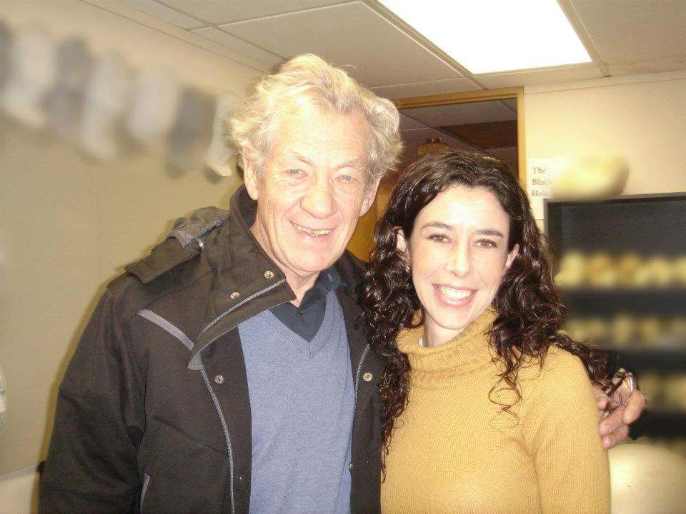 Feliz cumpleaños al maravilloso Sir Ian Mckellen, a quien he tenido el honor de conocer y abrazar, que hoy cumple 86 años.