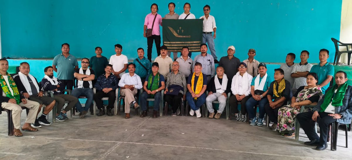 NeerajZimba's tweet photo. #GNLF forms #Kalimpong Block 1 Committee with Shri. Lakpa Sherpa as President & Shri. Lopshang Tamang as Spokesperson.
Party strongly opposes construction at Shaheed Park, calling it an insult to 1,200+ martyrs.
"Not a single brick will be removed," says GNLF.
#ShaheedPark https://t.co/r5cCzClf2m