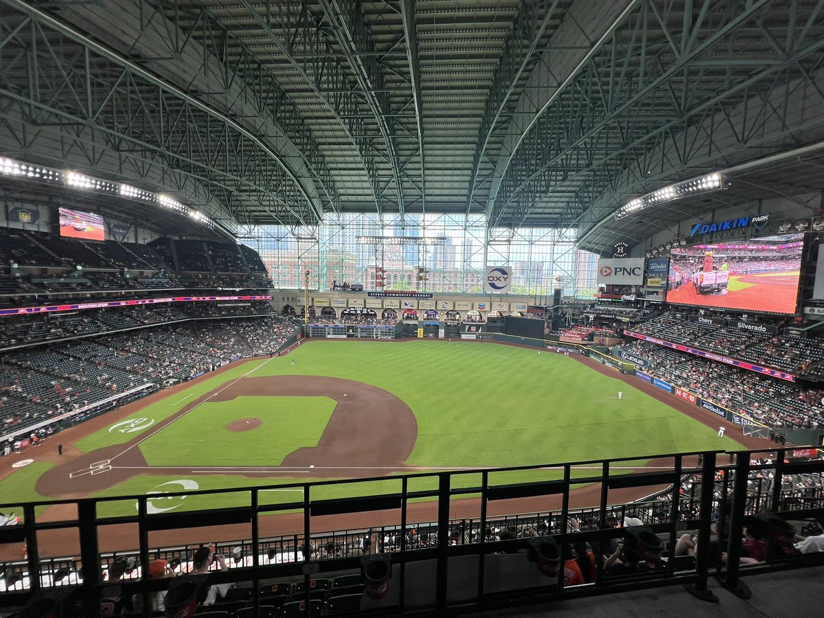 JakeWieds's tweet photo. Ballpark #17 - Daikin Park in Houston. First stadium on our road trip! Sometimes you just know when a stadium is a great place to watch a game and this was one. The food choices were endless and there’s so many cool spots to watch the game,  pretty sick spot! https://t.co/jydq2vW9Z5