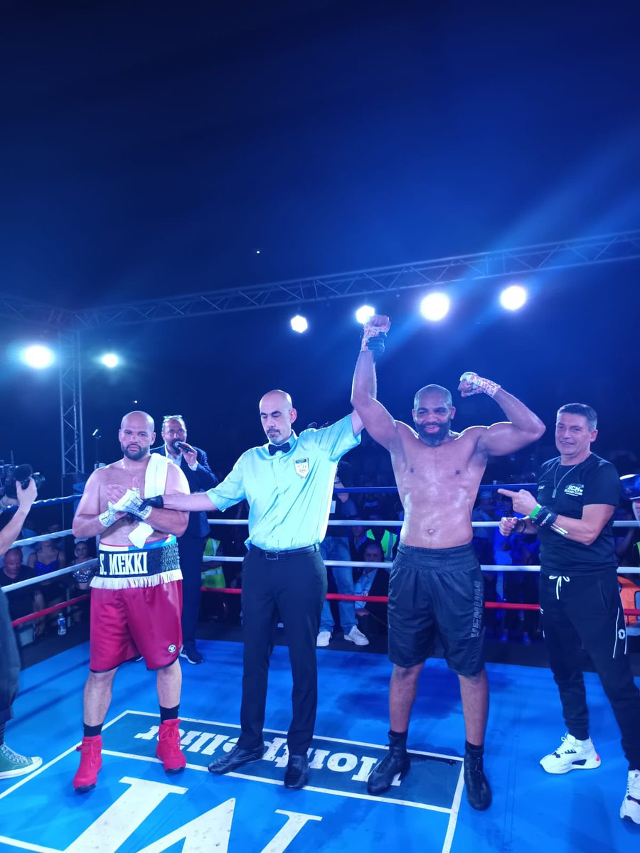 #FousDeSport|| Les sapeurs-#pompiers de l'#Hérault adressent leurs félicitations au montpellierain Mathar Garcia qui a décroché ce samedi 24/05 le titre de Champion de France 🇫🇷 des poids lourds en #boxe en battant Mekki Sahli Congratulations !