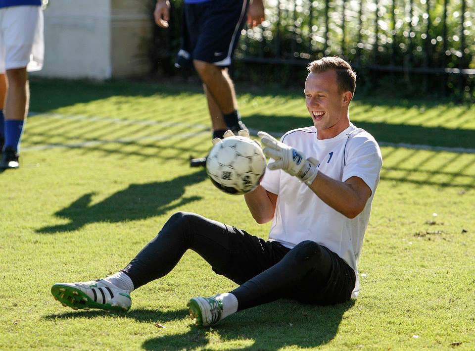 AnthonyWhite91's tweet photo. 14 years ago 🧤⚽️☀️ https://t.co/2RzGxIEm2f
