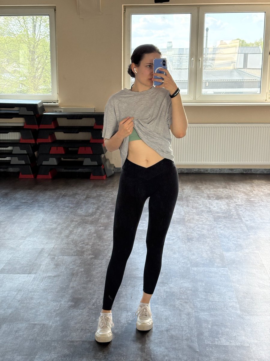 sweet_zoena's tweet photo. Strong legs, soft smile, sharp focus. Guess what I’m training for? 💪 https://t.co/8OkSLLAdiS
