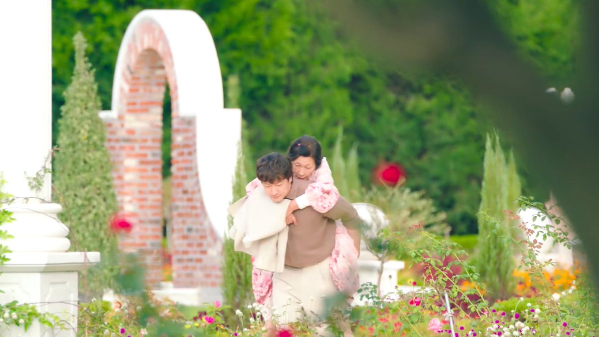 soywilmy's tweet photo. Difícil expresarme derecho cuando estoy llorando como #NakJun Un drama simplemente hermoso, diferente a lo que hemos visto, innovador q se mete en tu vida, con un Plot twist inesperado vivimos el perdón, el amor y el renacimiento, les recomiendo a todos #HeavenlyEverAfter 100/10 https://t.co/F9YhWPatj7