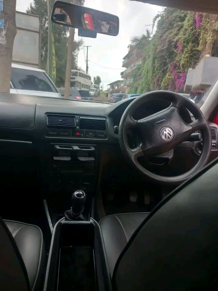 Ladies who love stick shift!!

Volkswagen golf 
Manual 
1600cc
5 speed 
14km/L
350,000ksh
0799561061