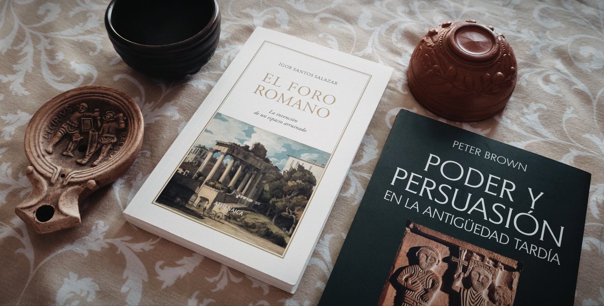Mi pequeño botín de #TarracoViva. Con muchas ganas de leer el libro de <a href="/isantossalazar/">Igor Santos Salazar</a> y este otro clásico de Peter Brown. 📚