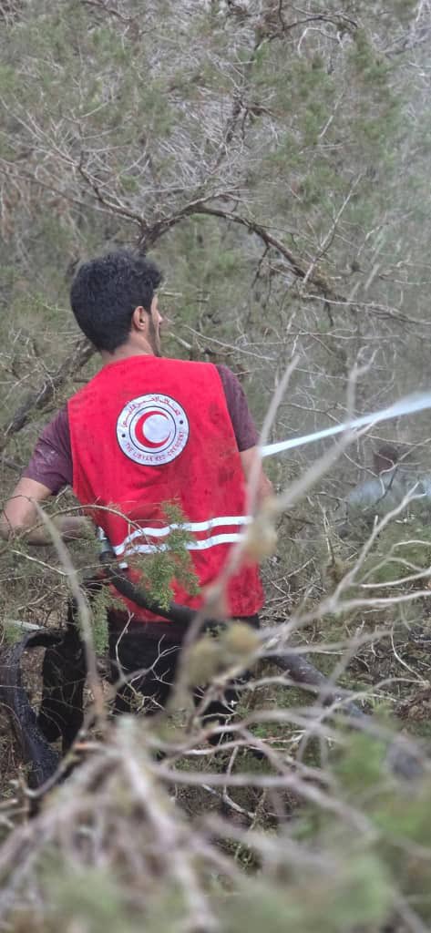 HadidRad's tweet image. 🌟 Huge thanks to the volunteers of the #libyaRC! 🌟 emergency response team from Al-Bayda branch  combating wildfires in Wadi al-Kouf. Setting up emergency post to provide vital first aid fulfiling NS auxiliary role .Together, we can protect our local communities! 👏