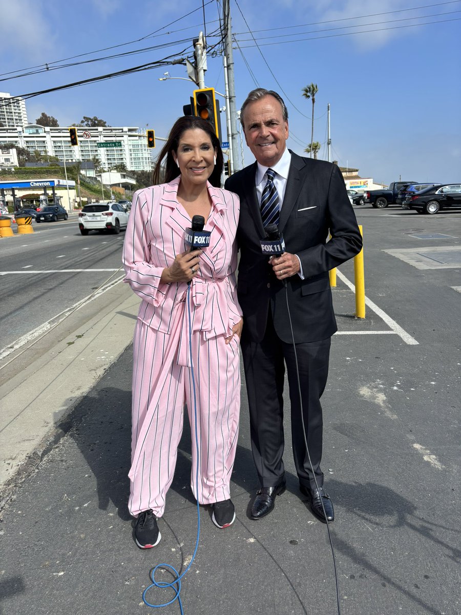 DevineNews's tweet image. It’s been a minute since I’d done live shots, reporting live during the newscast. 🙌
Did field anchoring for @FoxLA for the reopening of Pacific Coast Highway on Friday. PCH is now open to the public after being closed since January after the Palisades wildfire.