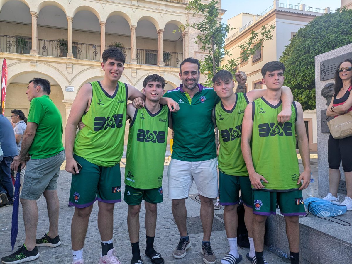 EBGMALAGA's tweet photo. ¡Campeones de Andalucía 🏆U15 y U17! @FAB_Malaga @FAB_Andaluza

Muchas gracias Isma Sánchez por preparar a nuestros equipos para el #CADEBA253x3

Enhorabuena chicos👏🏼 nuestro U17 tendrá el Cto de España 3x3 próximamente💪🏼

@FundUnicaja
@BAUHAUS_es
@telepizza_es

#somosEBG🧡💚 https://t.co/aGjMLk3yRj