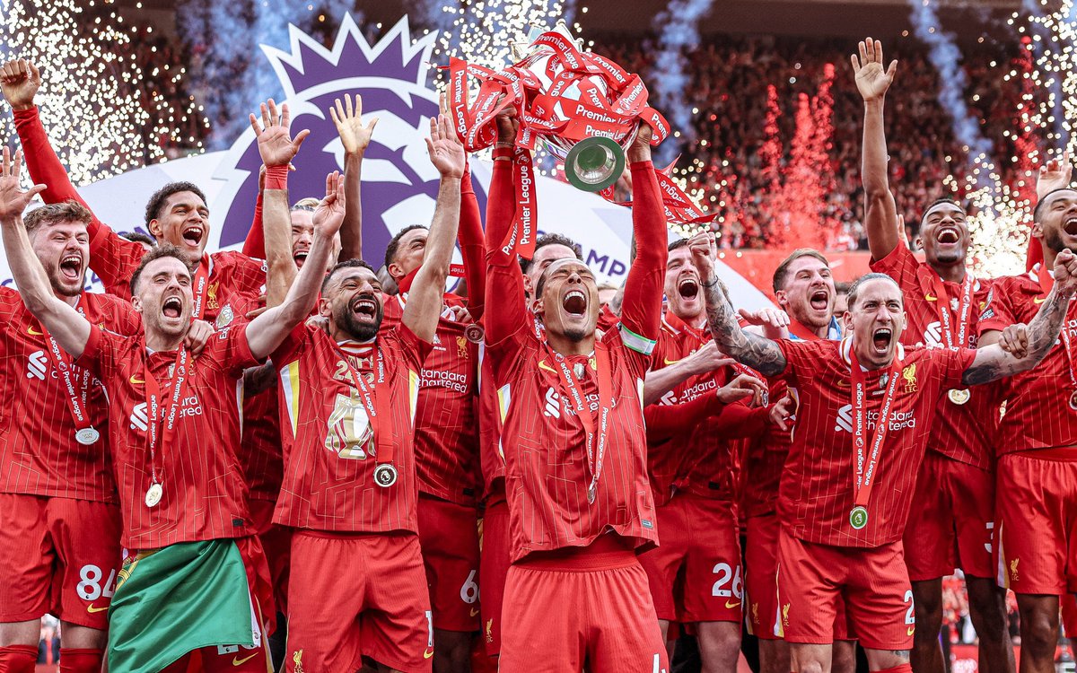Chase77Leon's tweet photo. El club más grande de Inglaterra. 
LIVERPOOL CAMPEÓN DE LA @premierleague @LFC #YNWA https://t.co/XTWtAuF1g3