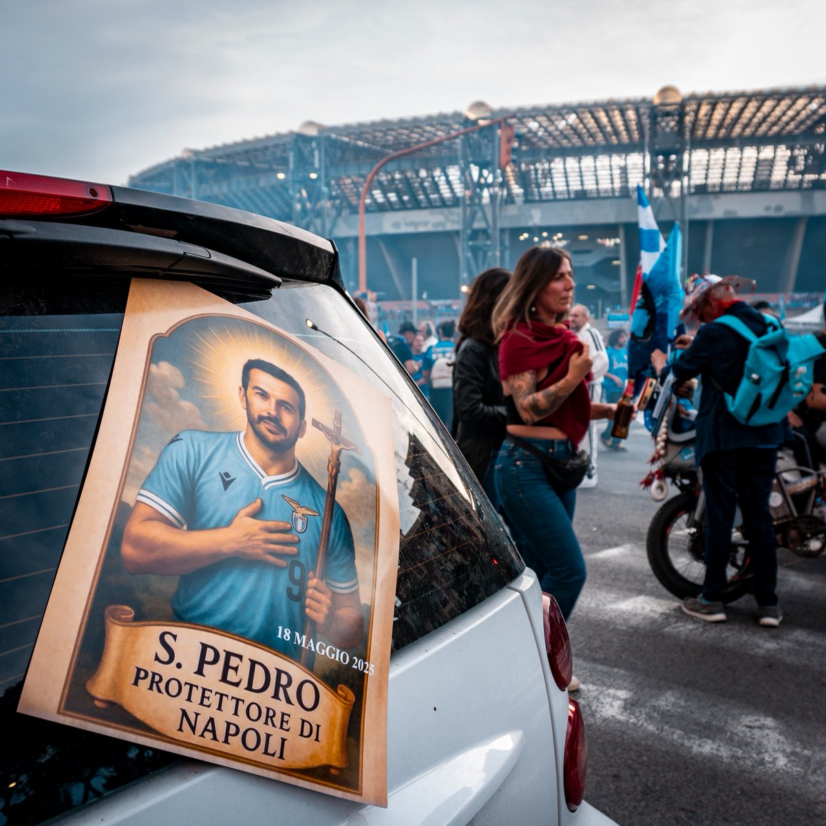 SandorDD's tweet photo. Che nuttata / What a nite #Napoli IV #Scudetto https://t.co/h4Xnzk7XZf