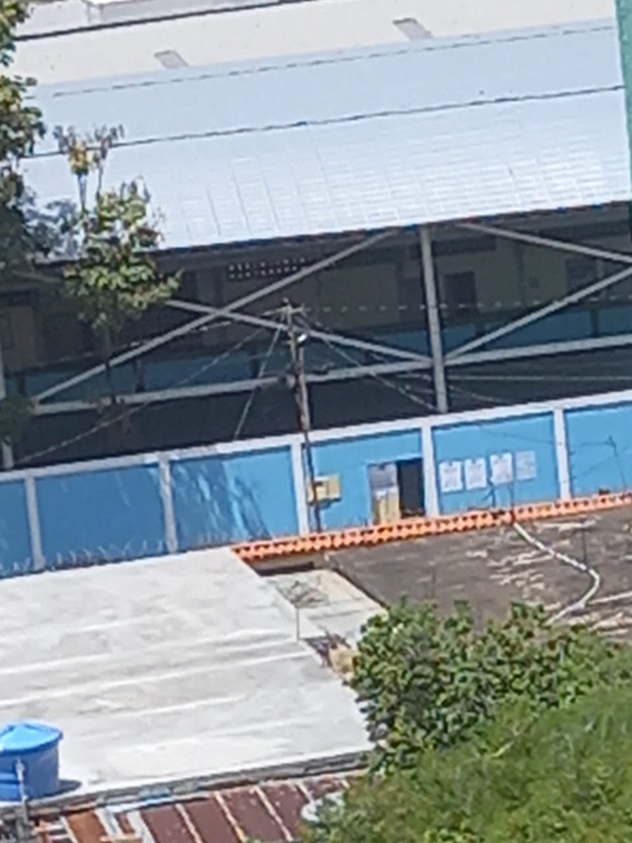 AlfredoARamos's tweet photo. 2pm la tendencia es irreversible,la desobediencia al llamado del tirano y sus cómplices ha sido brutal.El quiebre y deslave de la maquinaria de control del psuv se hizo trizas. Pueden puyar las máquinas,inflar resultados y regalar los cargos,pero la realidad es una:LA DERROTA ES CONTUNDENTE