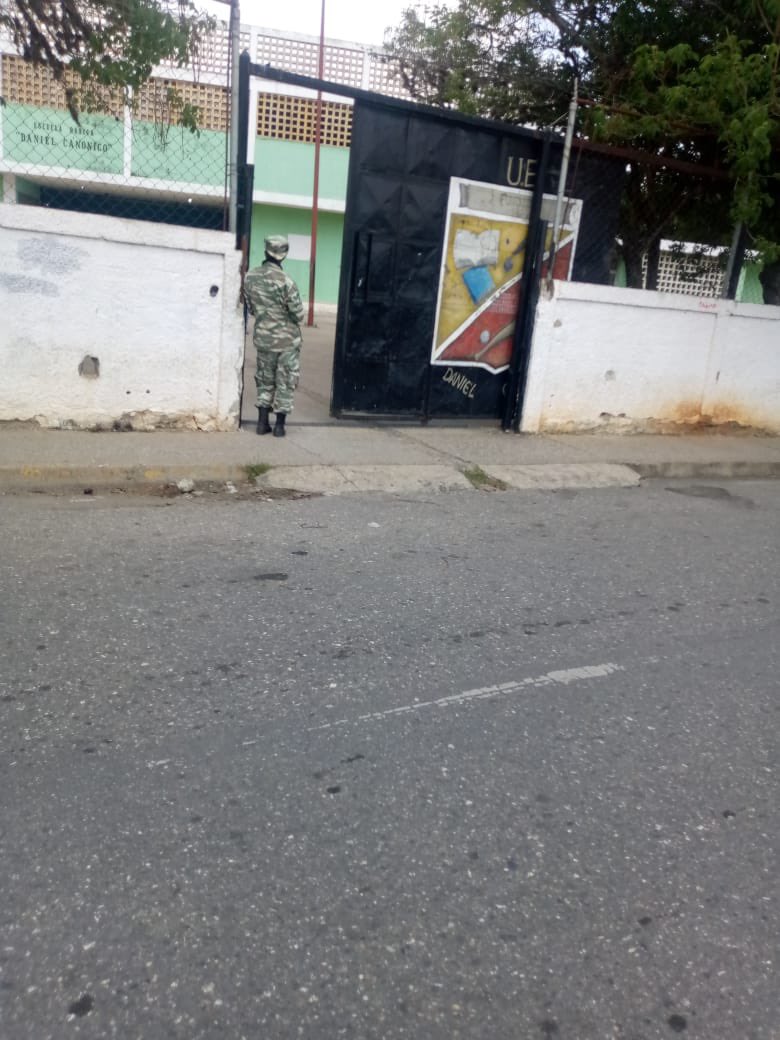 AlfredoARamos's tweet photo. 2pm la tendencia es irreversible,la desobediencia al llamado del tirano y sus cómplices ha sido brutal.El quiebre y deslave de la maquinaria de control del psuv se hizo trizas. Pueden puyar las máquinas,inflar resultados y regalar los cargos,pero la realidad es una:LA DERROTA ES CONTUNDENTE