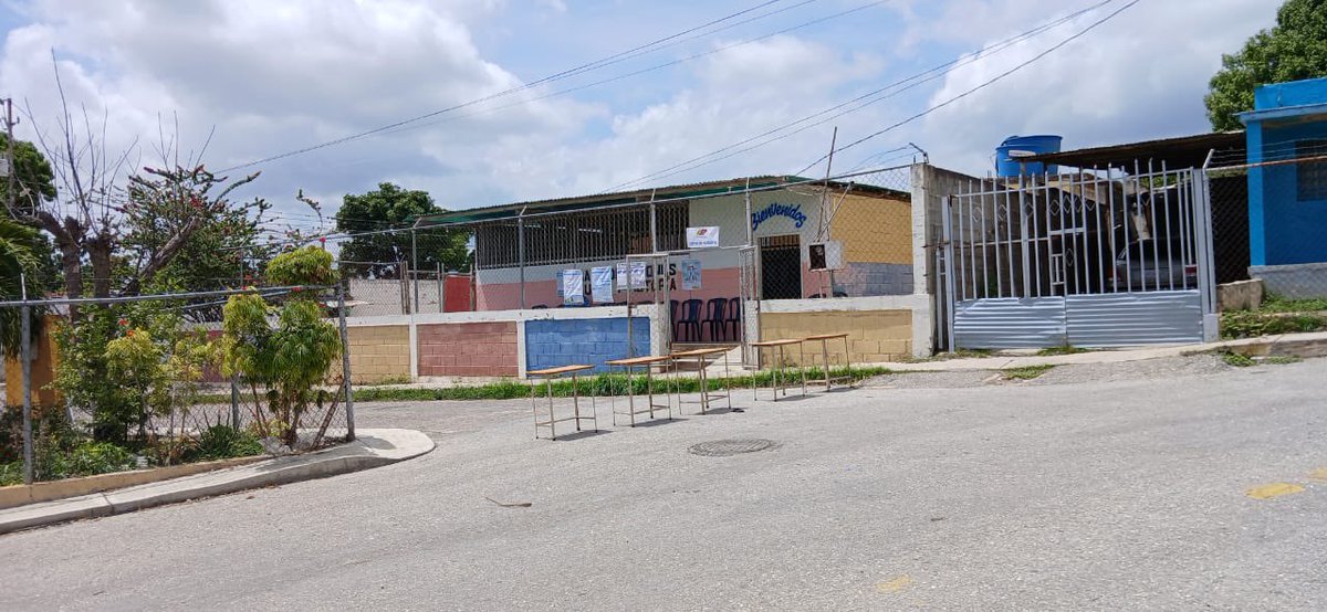 AlfredoARamos's tweet photo. 2pm la tendencia es irreversible,la desobediencia al llamado del tirano y sus cómplices ha sido brutal.El quiebre y deslave de la maquinaria de control del psuv se hizo trizas. Pueden puyar las máquinas,inflar resultados y regalar los cargos,pero la realidad es una:LA DERROTA ES CONTUNDENTE