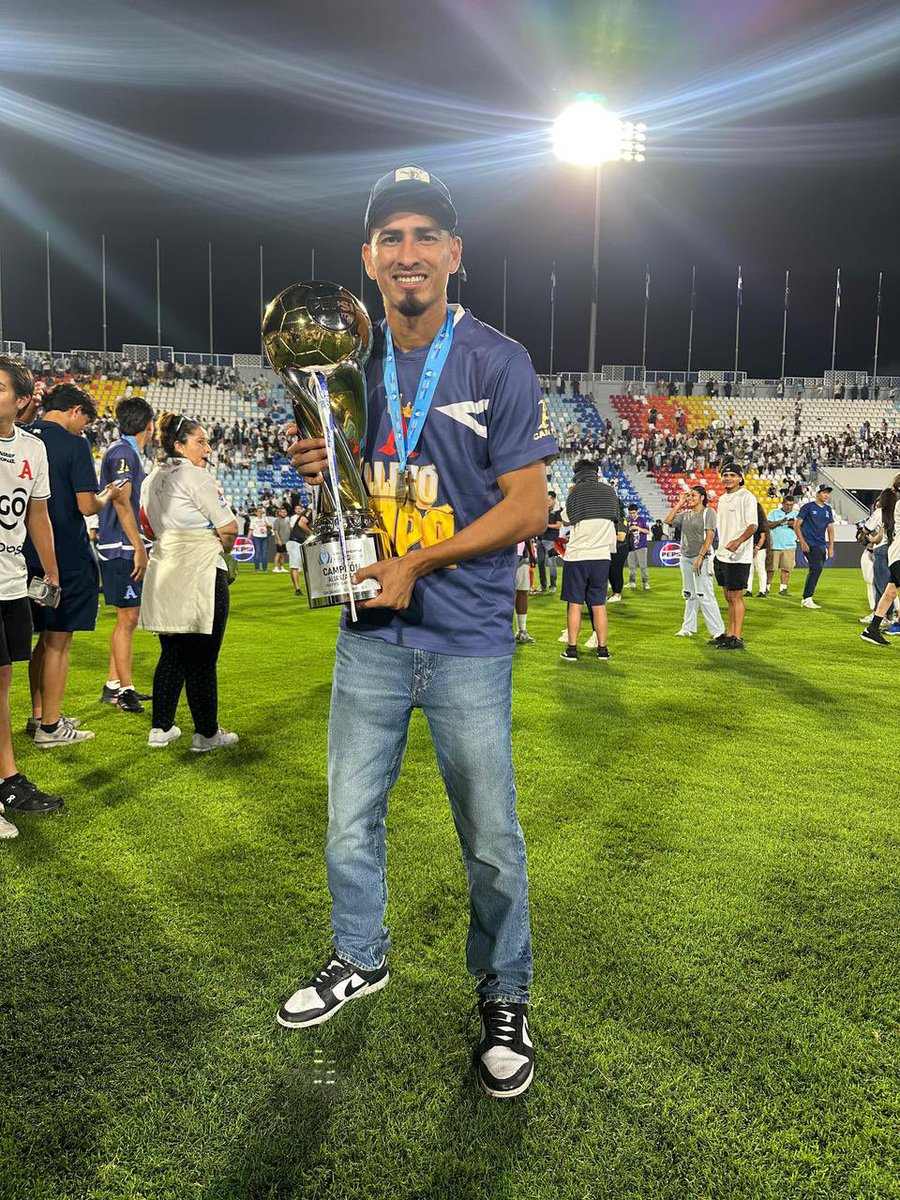 🐐 Juan Carlos Portillo Leal. 

🏆 9 títulos en Alianza Fútbol Club, de locos. 👊🏼