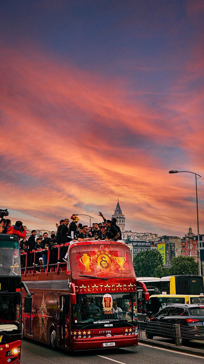uAYurtici's tweet photo. İSTANBUL BİR SARAY, TEK HAKİMİ GALATASARAY ! 

#5YıldızlıŞampiyon
#ŞampiyonGALATASARAY 

#uAYurtiçi https://t.co/OUKf0na4E4
