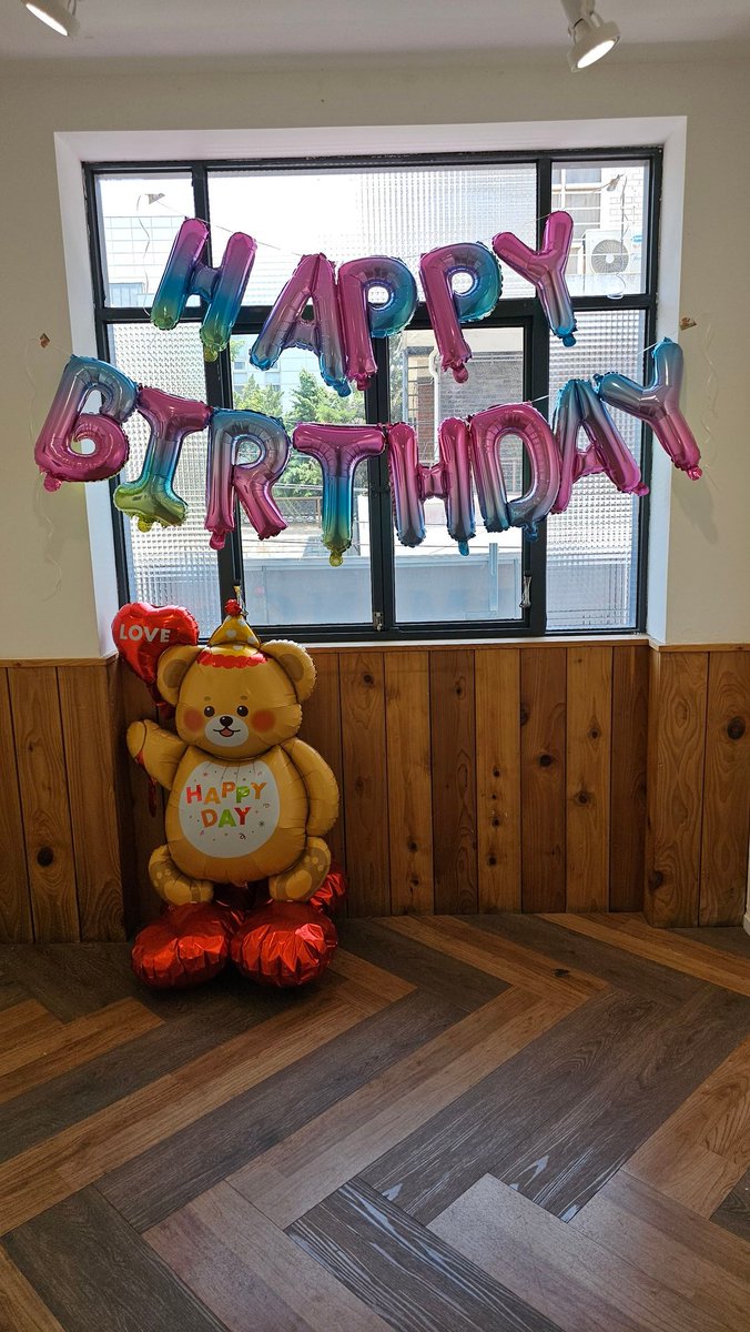 gwang_143's tweet photo. 곰도리로 가득한 공간에 더 귀여운 곰도리가 있다니+!🐻
귀여움으로 가득했어요 감사합니다 :)
#광일이를_좋아하는_knowhow 
#Feel_Your_Childhood https://t.co/zp6F9m4JuW