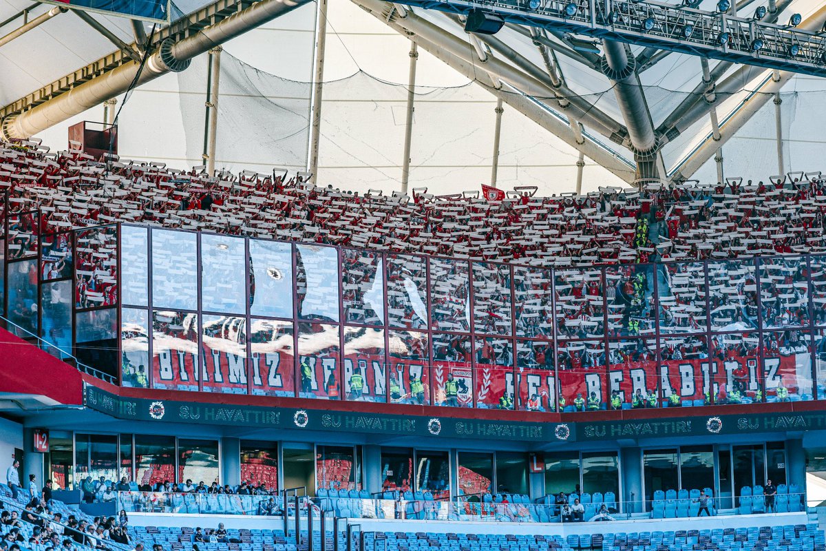 📌Kıyasıya bir rekabet ile Samsunspor’umuz, Trabzonspor karşısında sahadan 2-2 berabere ayrıldı.🏟️⚽️

Maçın son anına kadar mücadele eden oyuncularımızı, takımımızı yalnız bırakmayan taraftarımızı gönülden kutluyorum.