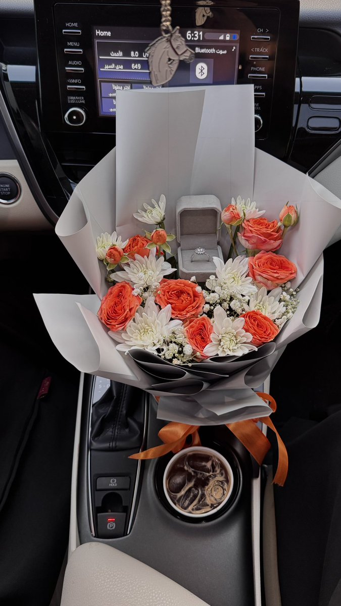 axvqi's tweet photo. Birthday blooms, iced coffee, and a little sparkle… feeling all the love today💖💖💖. https://t.co/PALEbxTj7Q