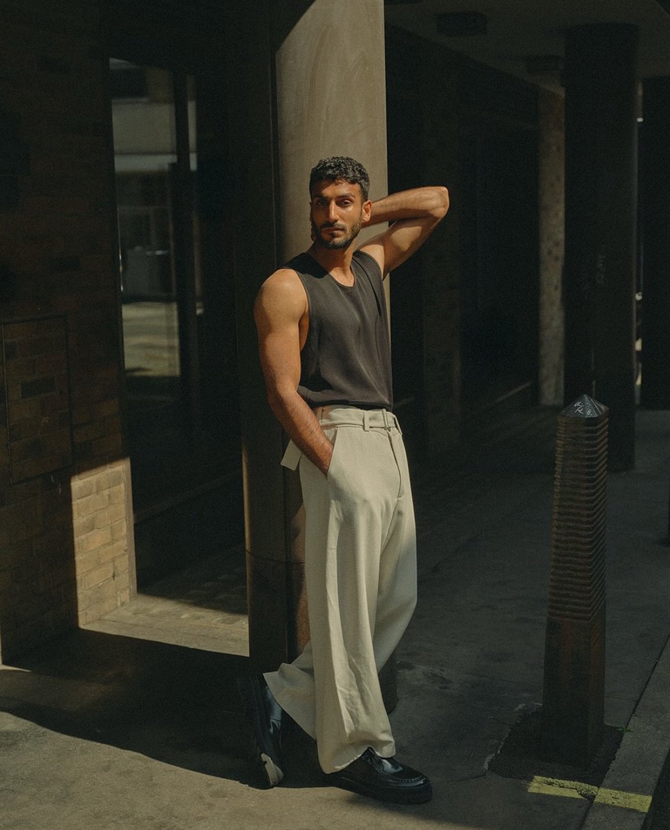 DevotedEquerry's tweet image. [Seductive Sunday]