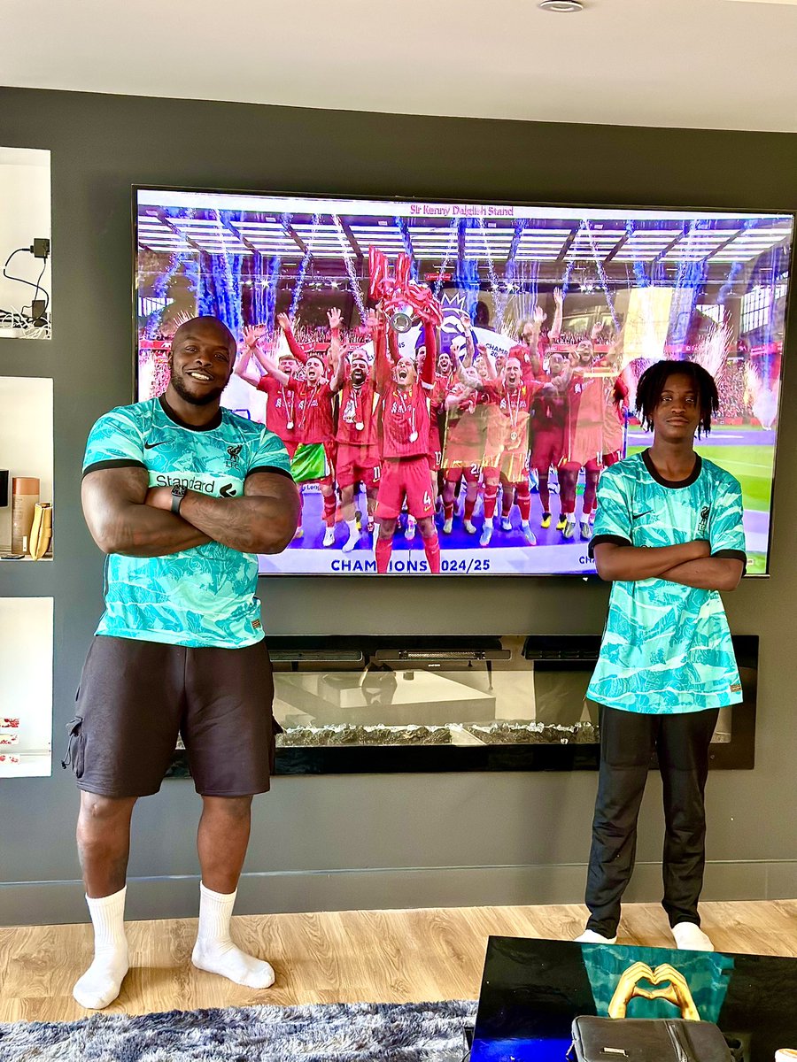 What a beautiful sight 😎🤩🔥 #Champions #YNWA