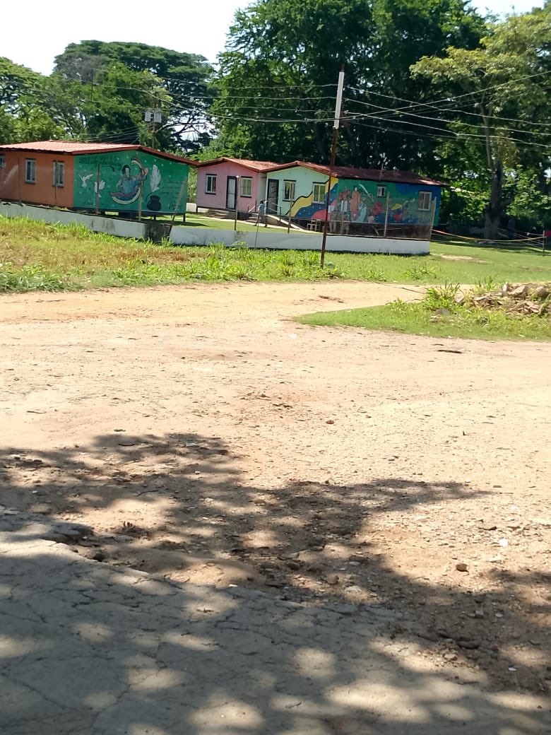 CaraboboConVzla's tweet image. #25M 2:30p.m. los Centros de Votación en Valencia siguen completamente VACÍOS

#Carabobo se une a la DESOBEDIENCIA de todo el país 🇻🇪 y dice NO a la farsa electoral de Maduro y sus cómplices

¡Venezuela ya votó el 28J! Es la voluntad de millones que haremos valer

#YoNoObedezco