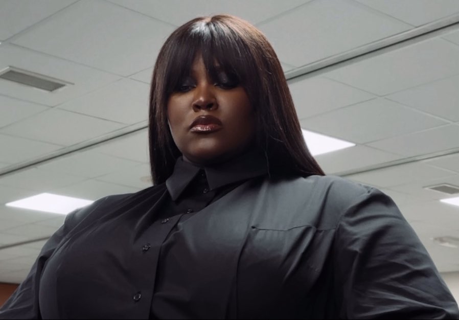 this look has held my attention span at gunpoint since 2024