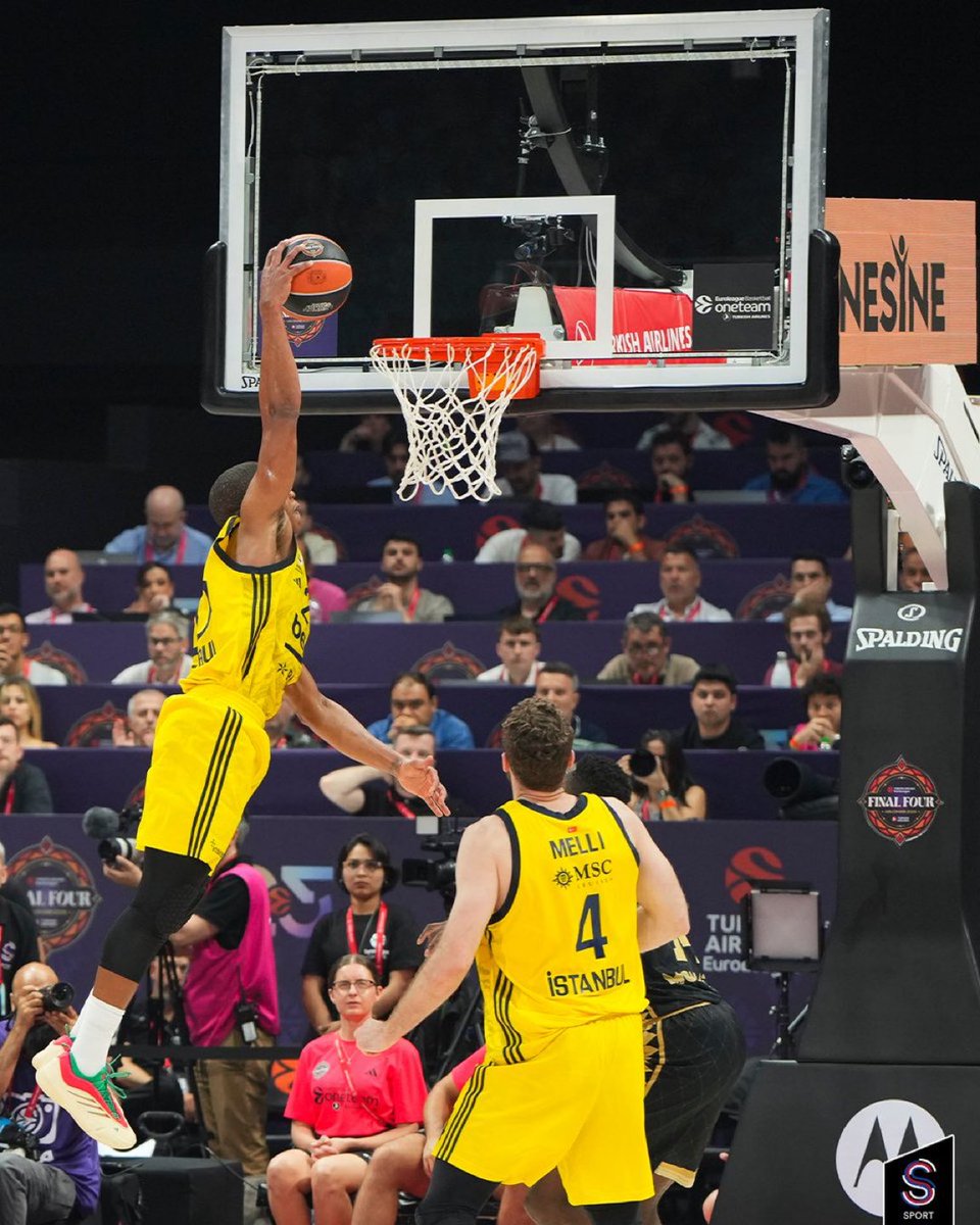 HAYAT KISA.
DEVON HALL UÇUYOR. ✈️