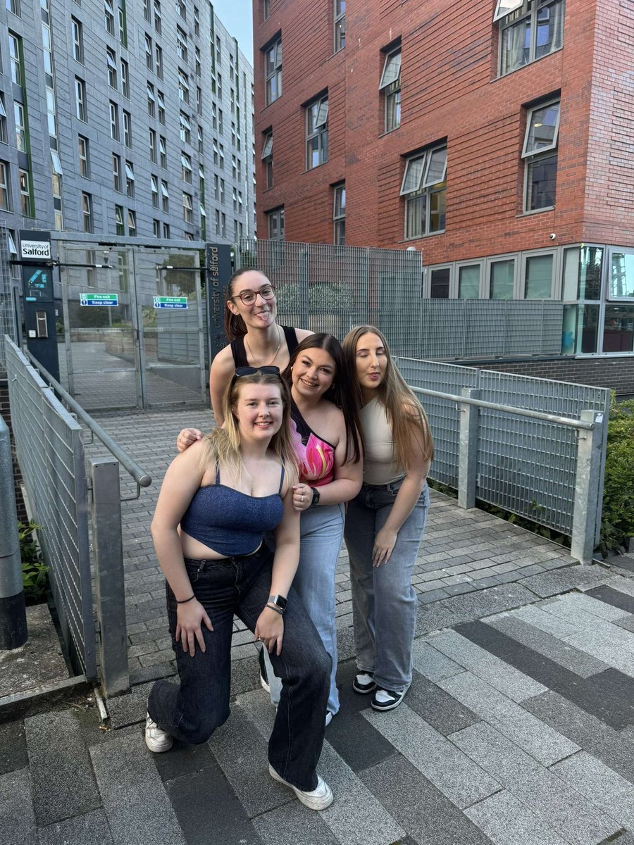 RobynA1996's tweet photo. Counting down the days until I see my favourite people again!! 🥹 Roll on July! https://t.co/EZPKWhTHfj