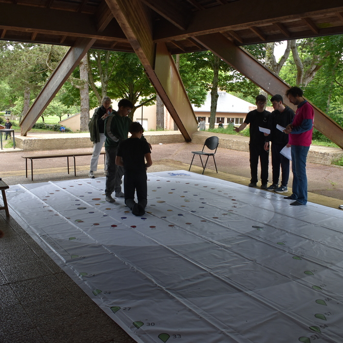 RallyeMath72's tweet image. Courbe du Dragon 🐉, escape game 🔑, planétarium 🪐, horloge binaire ⏲️, balances ⚖️, cyclisme et olympisme 🚲, croix de bûcheron  📐... 

Quel était votre atelier préféré 🤩 l'an passé ? 
Mais surtout, que vous prévoient 😋 cette année les organisateurs ? 

➡️ Réponse le 13 juin