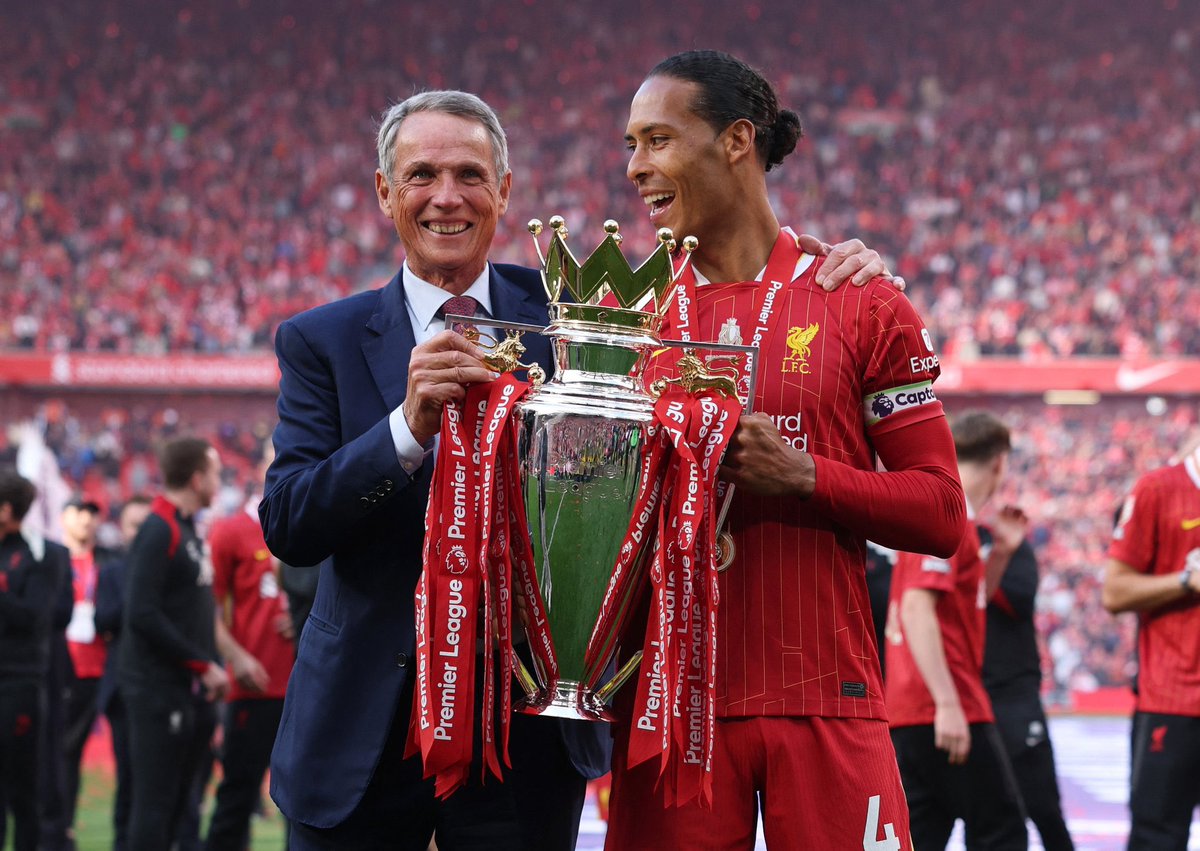 stuartereece's tweet image. Photo of the year. Liverpools best ever Centre back with Virgil 🔥